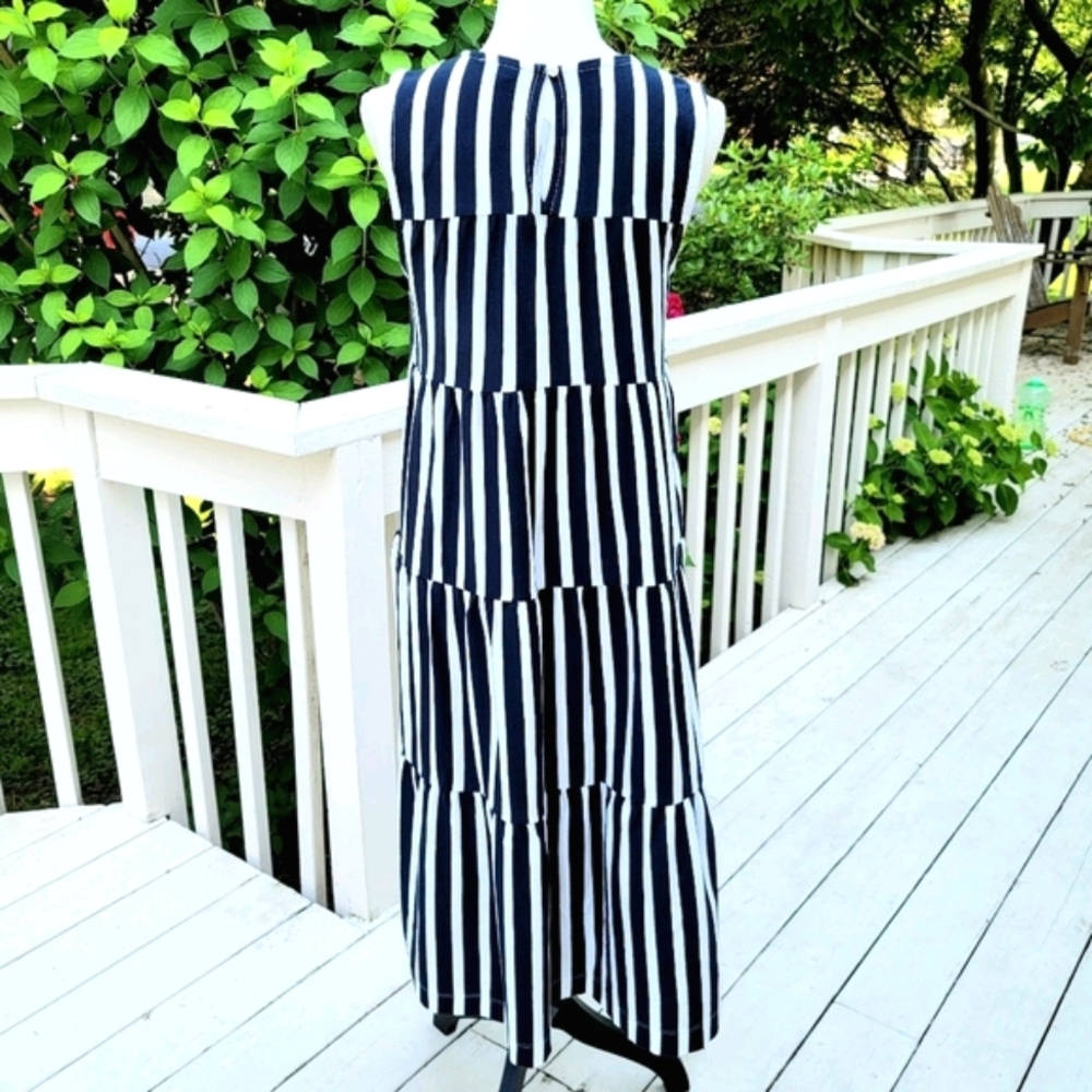 ๐๏ธ J Crew Sleeveless Striped Maxi Dress - Picture 7 of 7